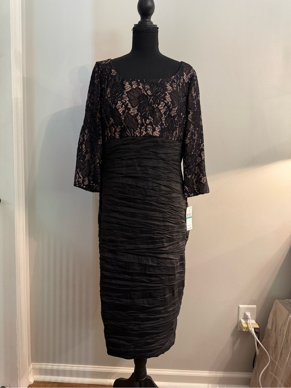 Alex Evenings Black Lace & Ruched Cocktail Dress